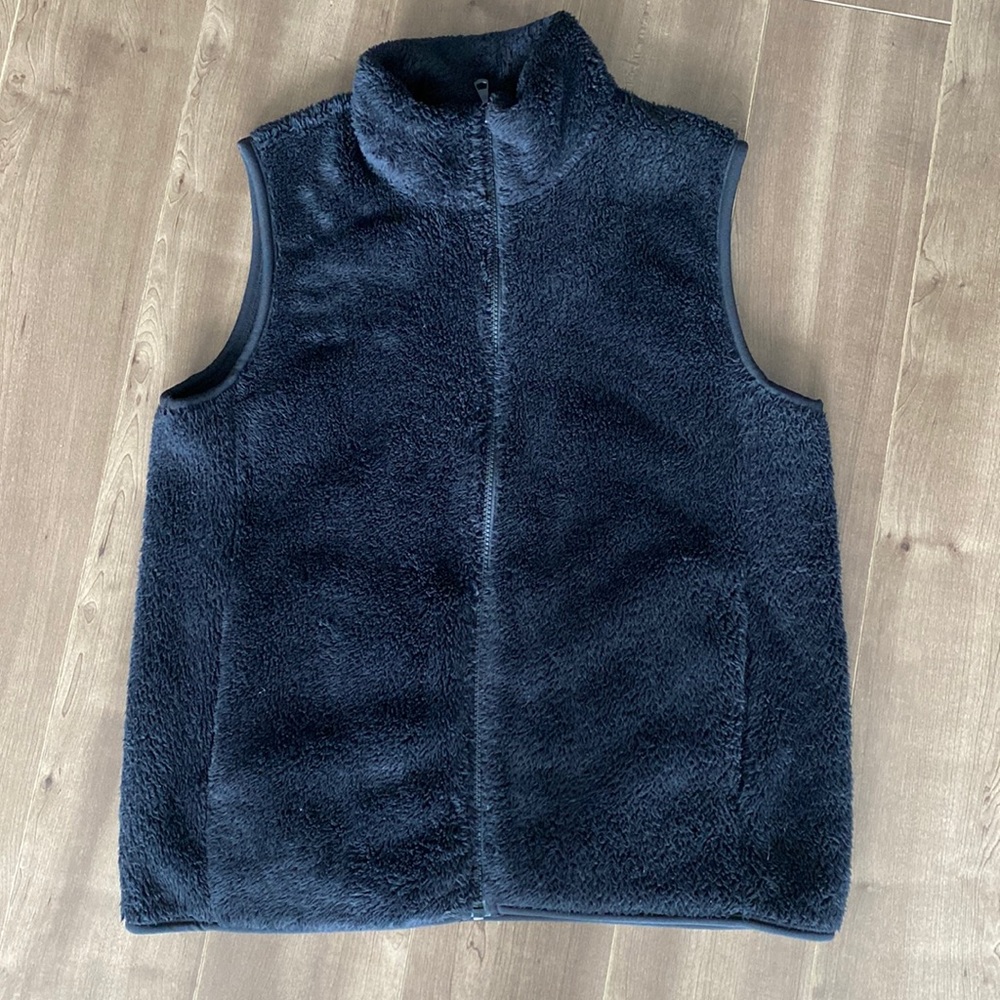 Black sherpa vest